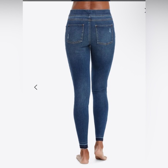 NWT SPANX Distressed Ankle Skinny Raw Hem Legging Jeans 20203R Size Small - Picture 3 of 11